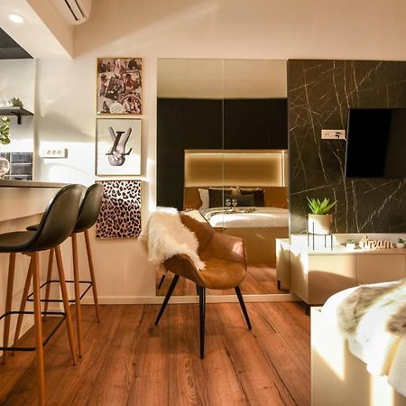 Calea Victoriei Modern Studio - Escape In The City Center Bucarest Esterno foto