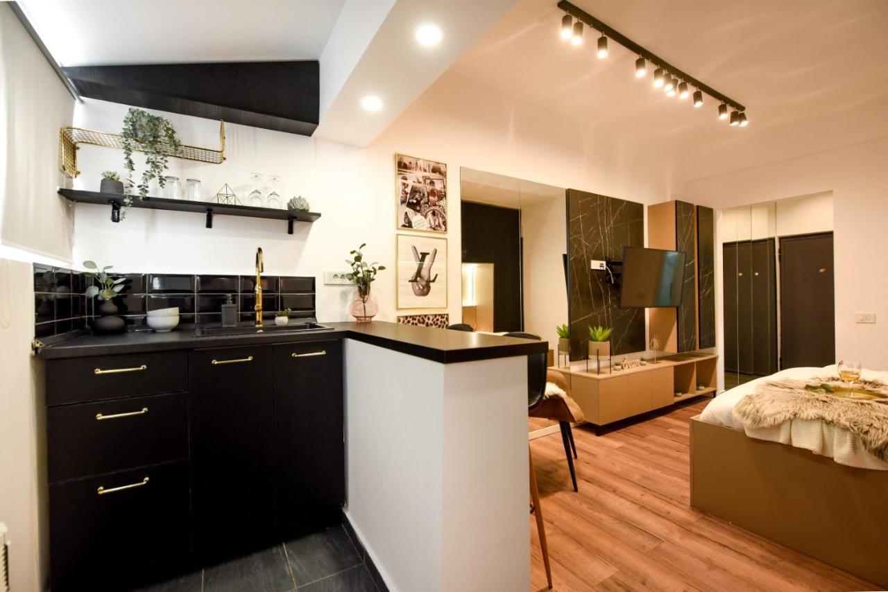 Calea Victoriei Modern Studio - Escape In The City Center Bucarest Esterno foto
