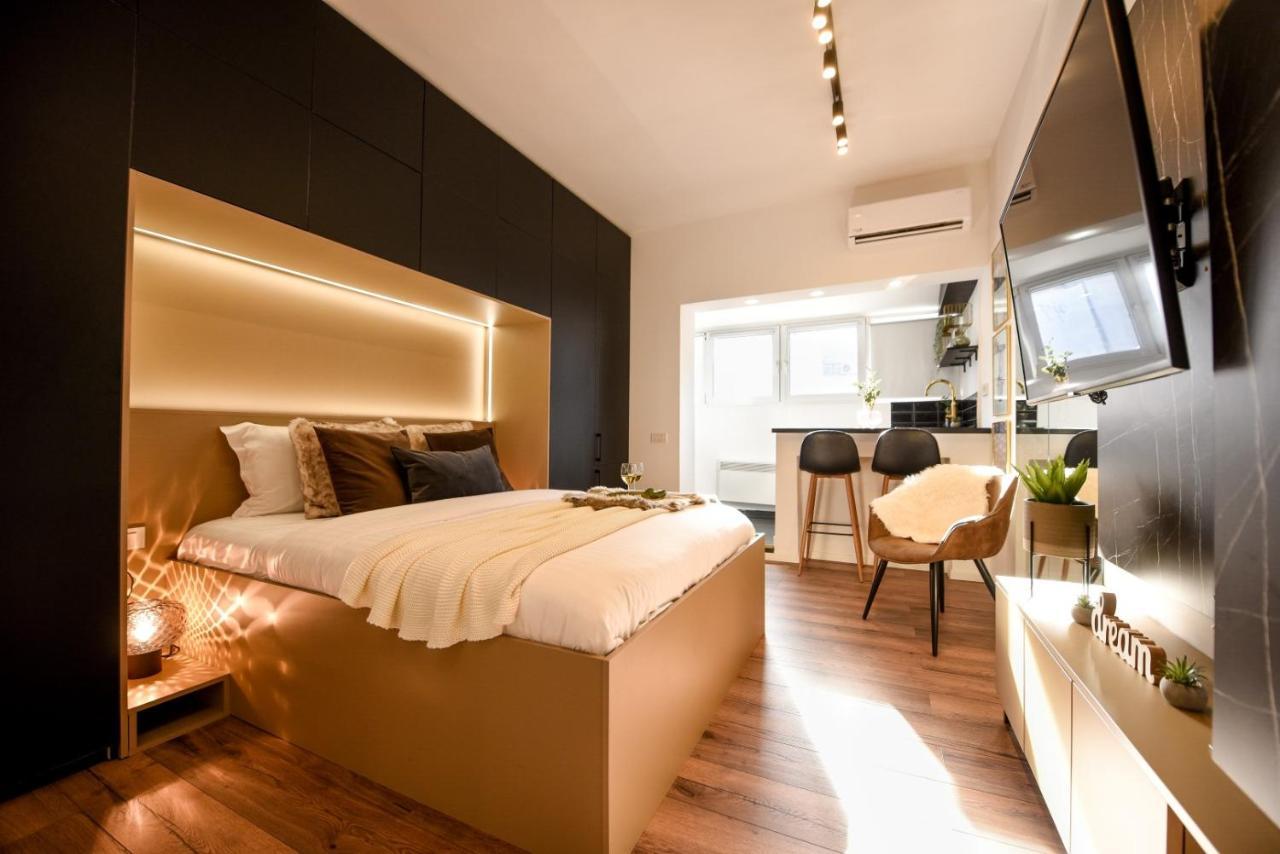 Calea Victoriei Modern Studio - Escape In The City Center Bucarest Esterno foto