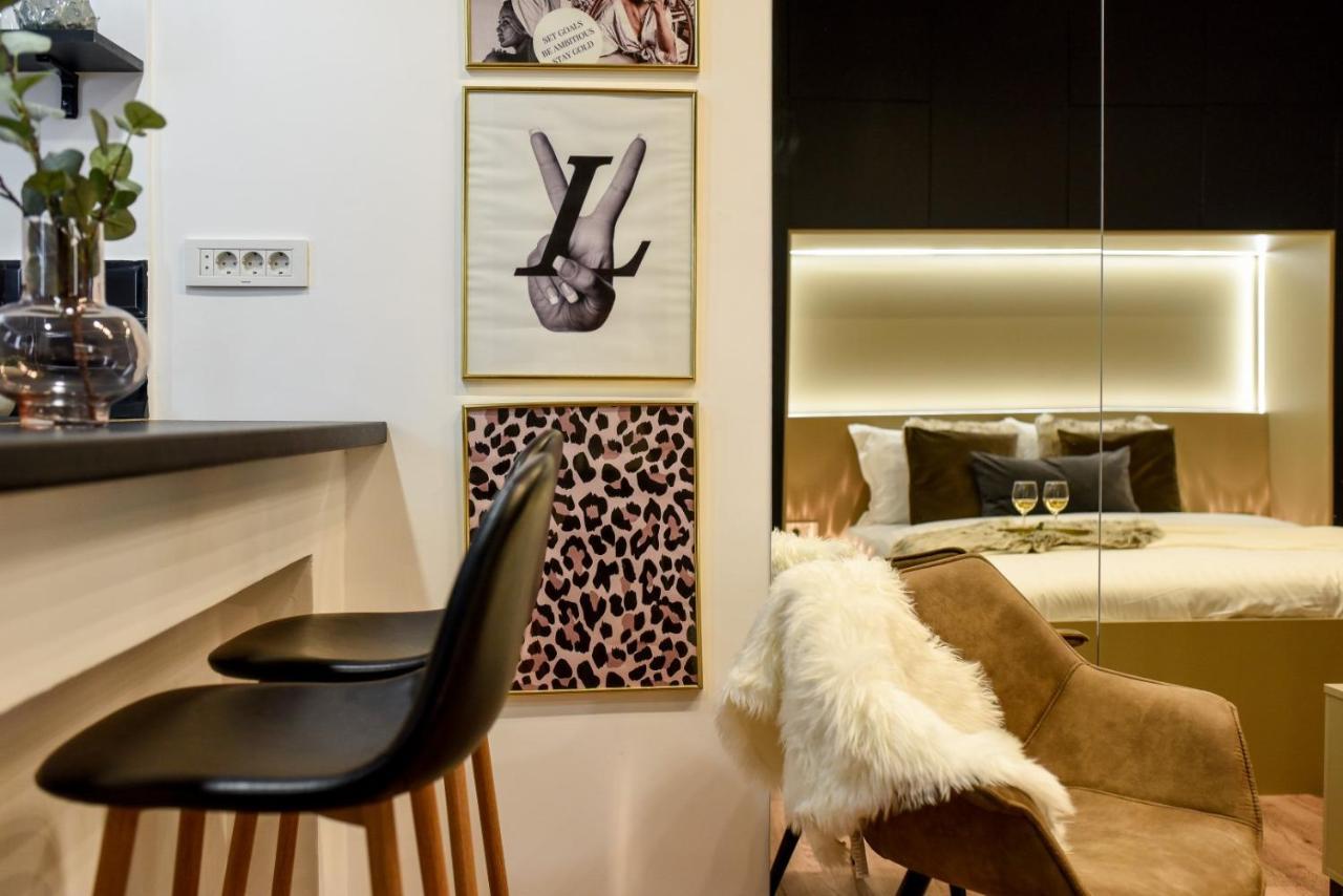 Calea Victoriei Modern Studio - Escape In The City Center Bucarest Esterno foto