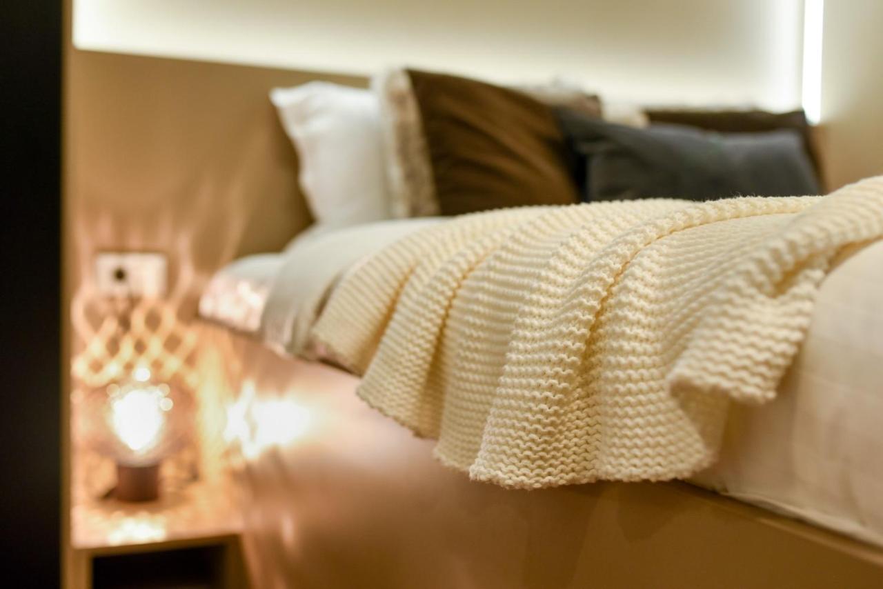 Calea Victoriei Modern Studio - Escape In The City Center Bucarest Esterno foto